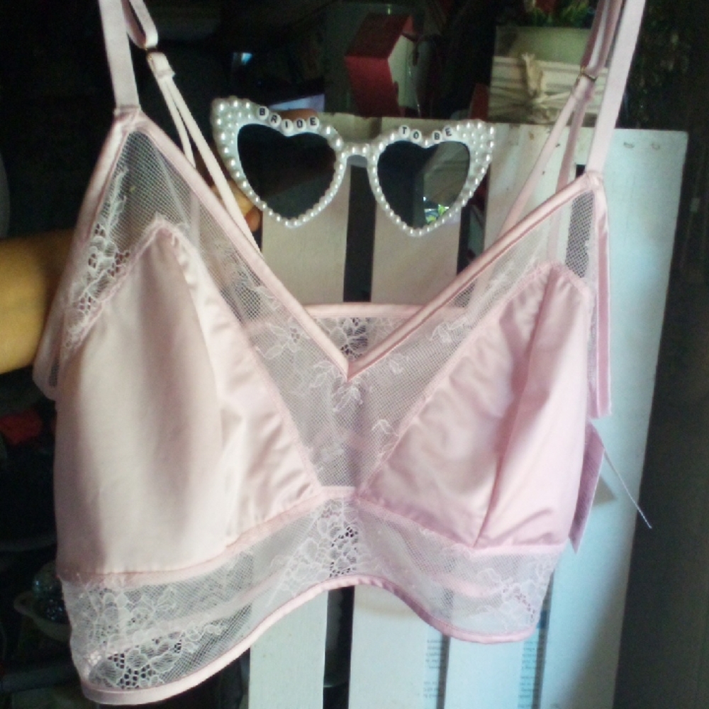NWT! Auden Lace Bralette/Free Gift Included
